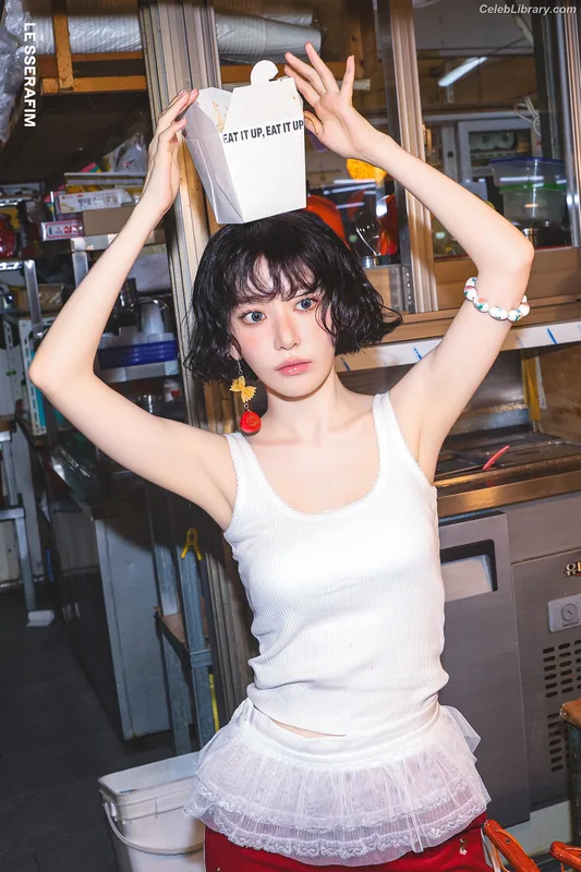 Sakura Miyawaki 宮脇 咲良  LESSERAFIM photo 12 of 730