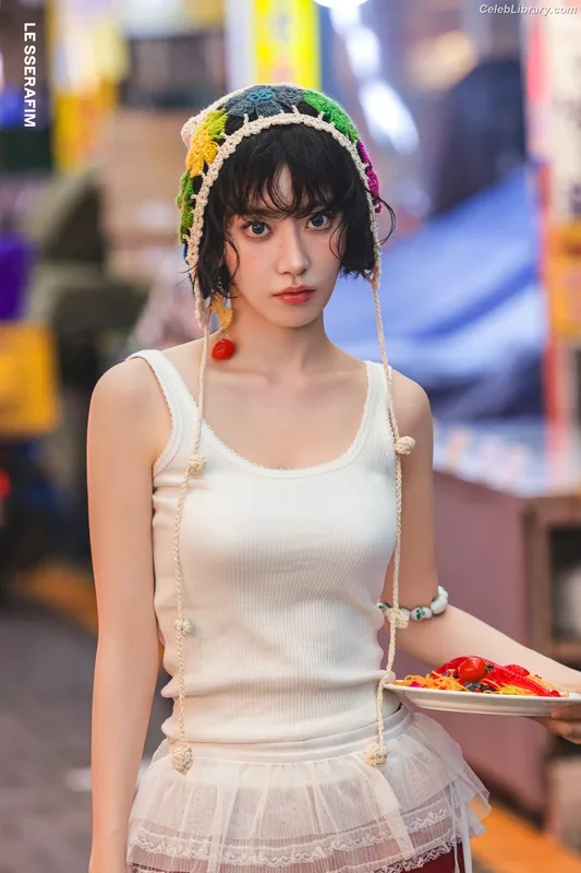 Sakura Miyawaki 宮脇 咲良  LESSERAFIM photo 13 of 730