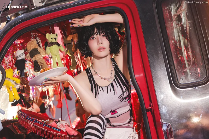 Sakura Miyawaki 宮脇 咲良  LESSERAFIM photo 15 of 730