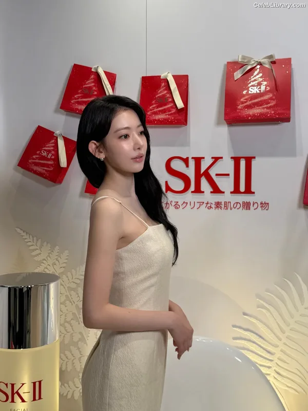 Sakura Miyawaki 宮脇 咲良  LESSERAFIM photo 21 of 730