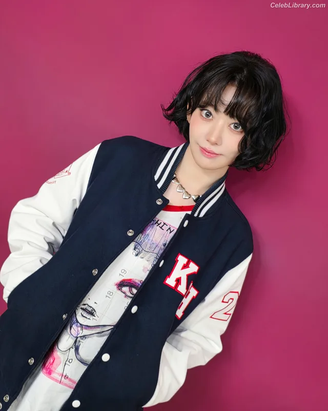 Sakura Miyawaki 宮脇 咲良  LESSERAFIM photo 6 of 730