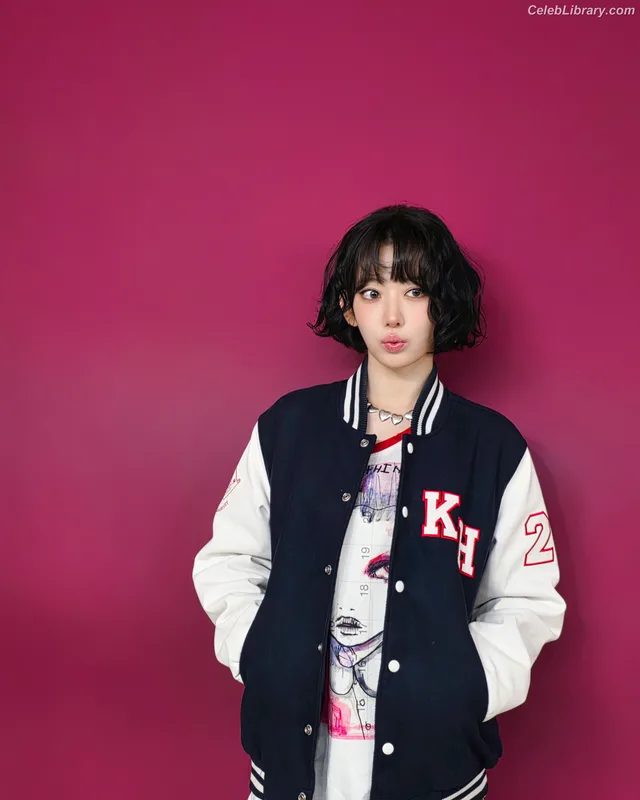 Sakura Miyawaki 宮脇 咲良  LESSERAFIM photo 7 of 730