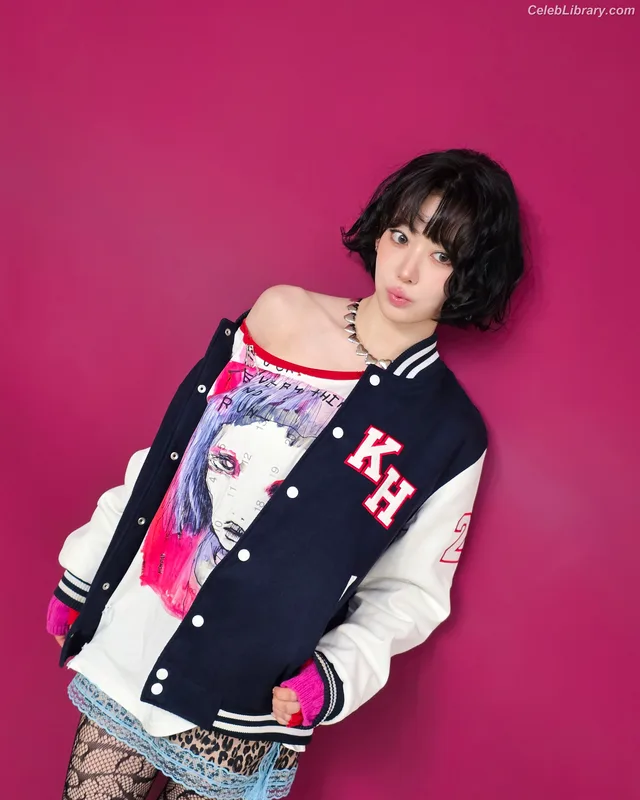 Sakura Miyawaki 宮脇 咲良  LESSERAFIM photo 8 of 730