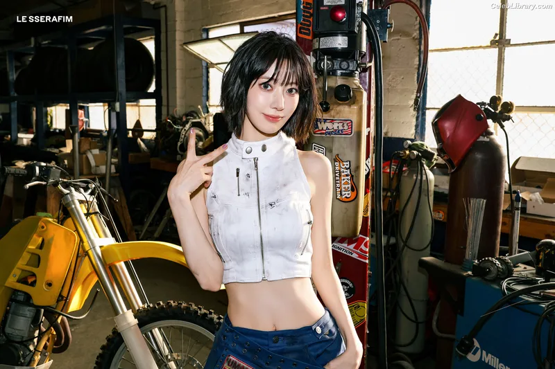 Sakura Miyawaki 宮脇 咲良  LESSERAFIM photo 6 of 730