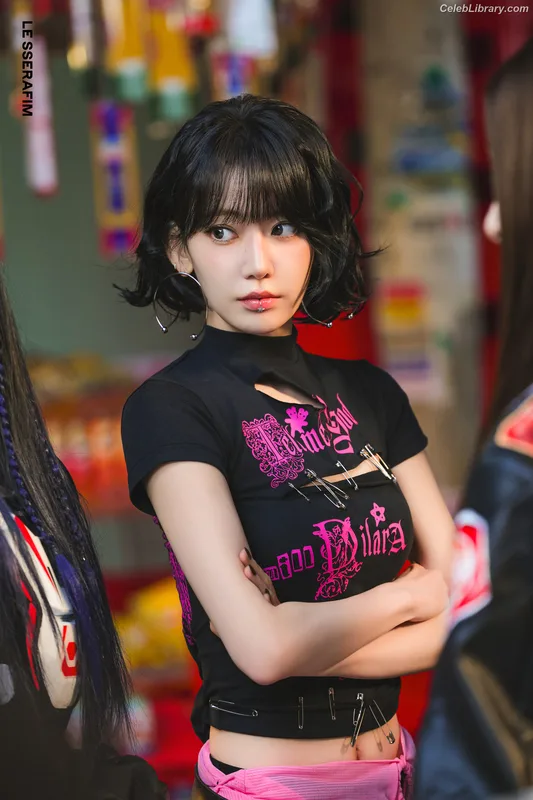Sakura Miyawaki 宮脇 咲良  LESSERAFIM photo 7 of 730