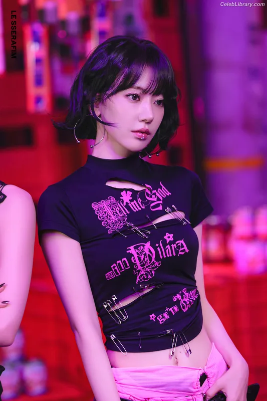 Sakura Miyawaki 宮脇 咲良  LESSERAFIM photo 8 of 730