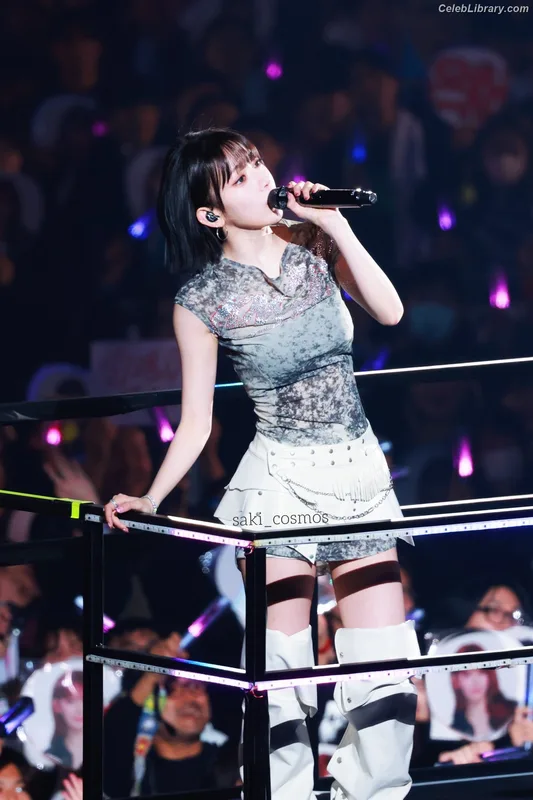 Sakura Miyawaki 宮脇 咲良  LESSERAFIM photo 24 of 730