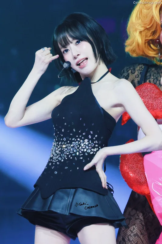 Sakura Miyawaki 宮脇 咲良  LESSERAFIM photo 12 of 730