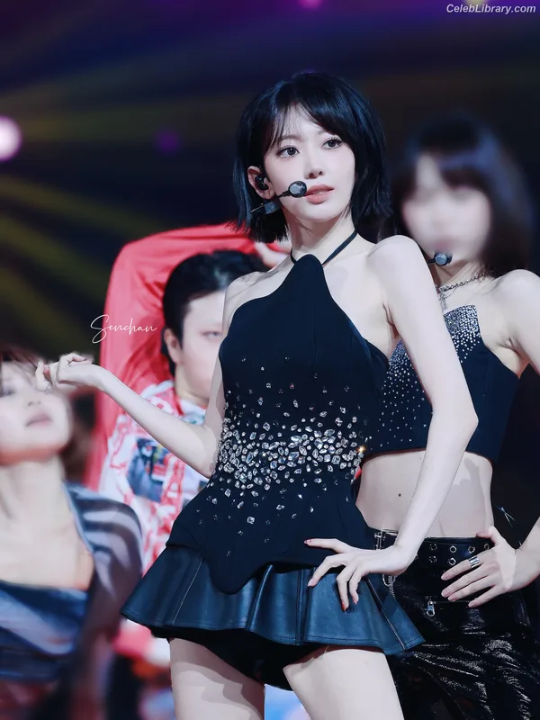 Sakura Miyawaki 宮脇 咲良  LESSERAFIM photo 13 of 730
