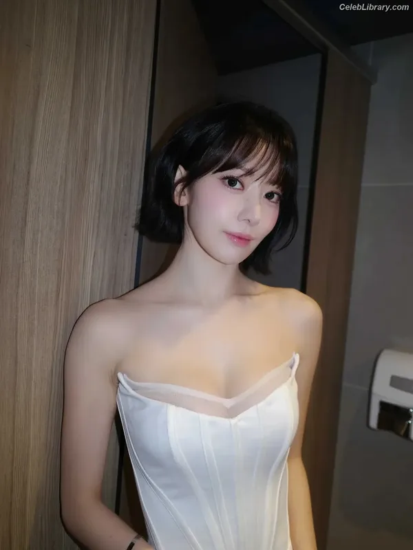 Sakura Miyawaki 宮脇 咲良  LESSERAFIM photo 15 of 730