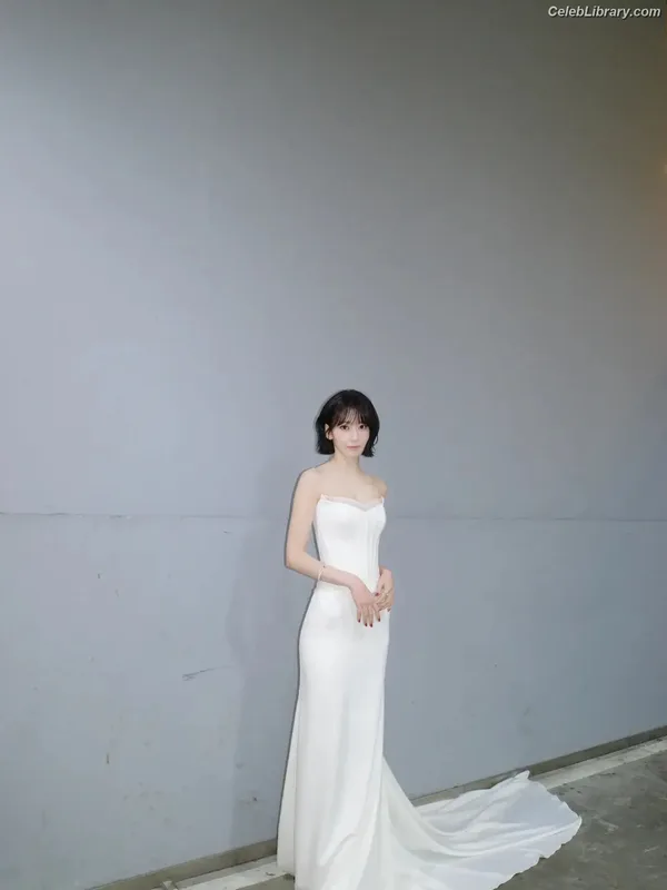 Sakura Miyawaki 宮脇 咲良  LESSERAFIM photo 18 of 730