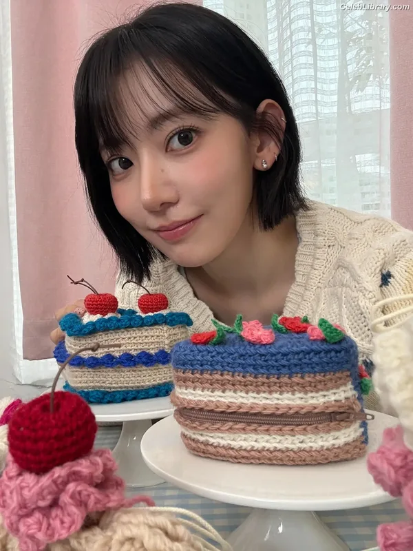 Sakura Miyawaki 宮脇 咲良  LESSERAFIM photo 4 of 730