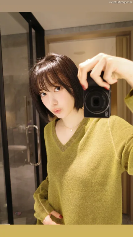 Sakura Miyawaki 宮脇 咲良  LESSERAFIM photo 7 of 730