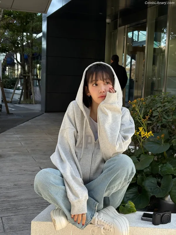 Sakura Miyawaki 宮脇 咲良  LESSERAFIM photo 15 of 730