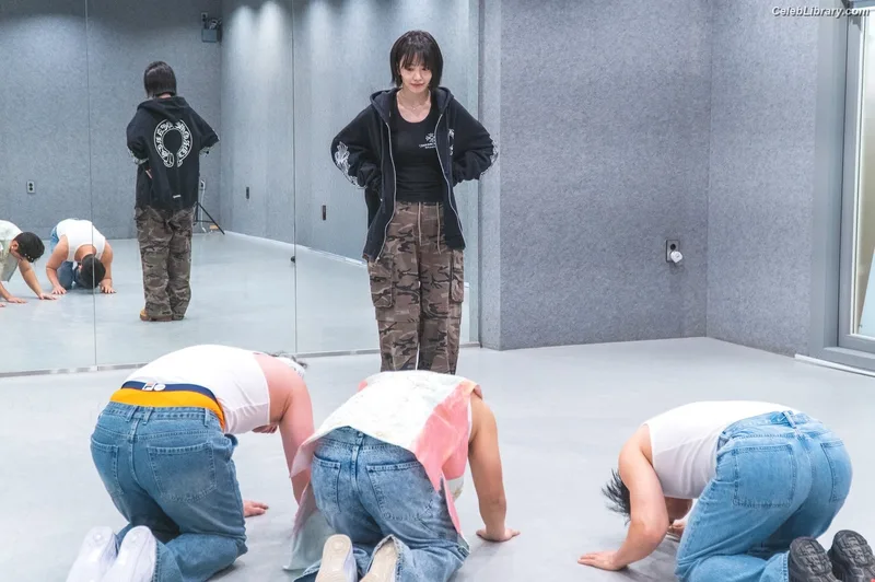Sakura Miyawaki 宮脇 咲良  LESSERAFIM photo 3 of 730