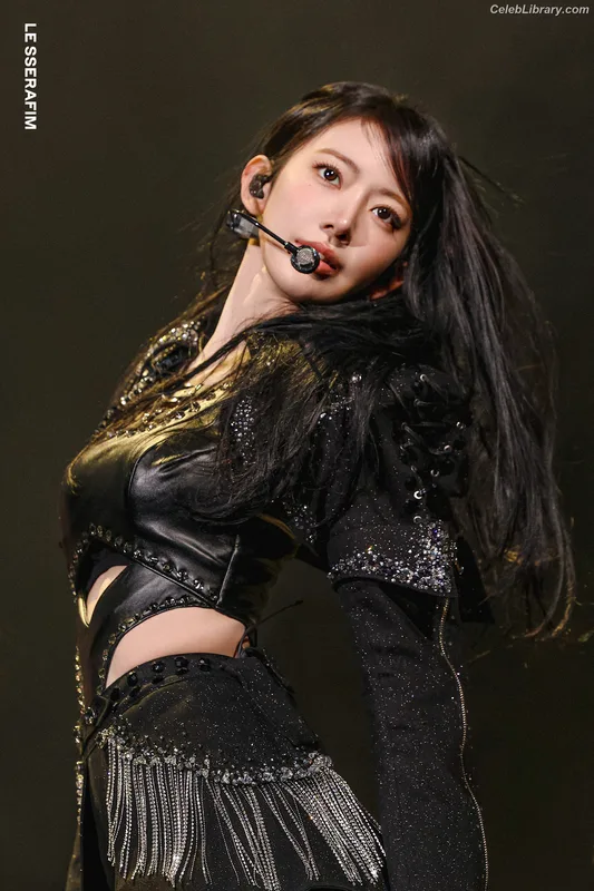 Sakura Miyawaki 宮脇 咲良  LESSERAFIM photo 7 of 730