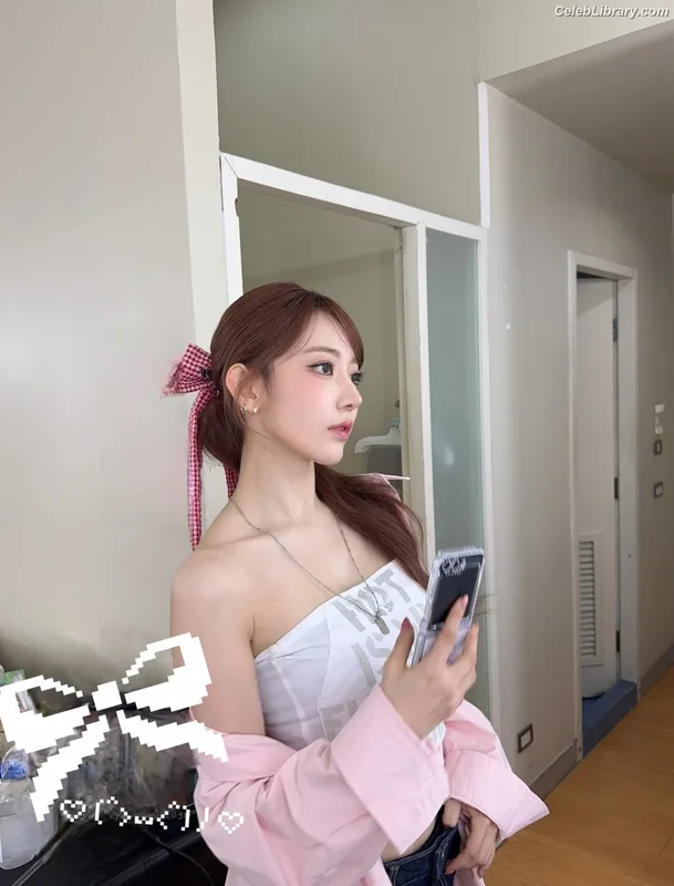 Sakura Miyawaki 宮脇 咲良  LESSERAFIM photo 15 of 730
