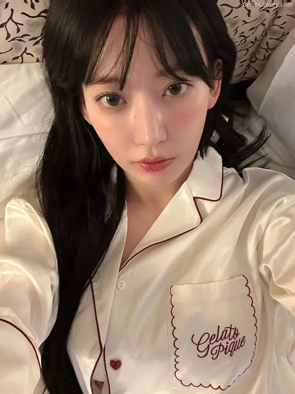 Sakura Miyawaki 宮脇 咲良  LESSERAFIM photo 17 of 730