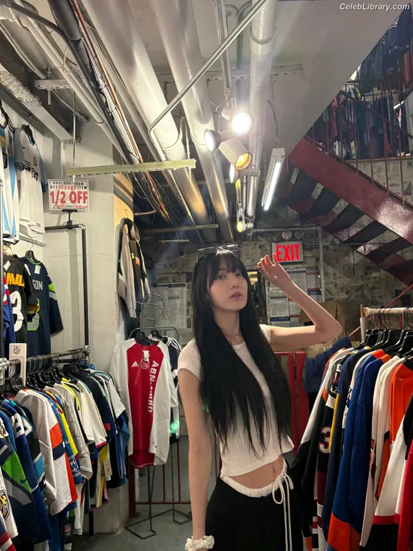 Sakura Miyawaki 宮脇 咲良  LESSERAFIM photo 23 of 730