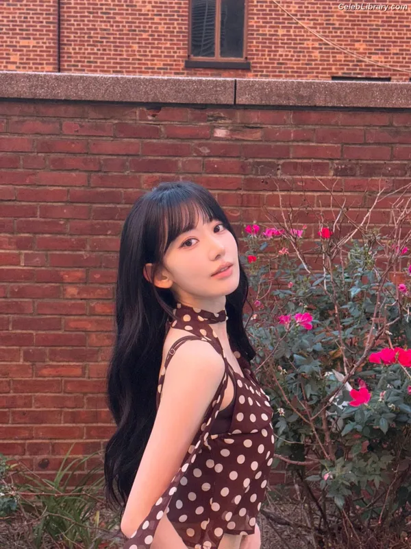 Sakura Miyawaki 宮脇 咲良  LESSERAFIM photo 5 of 730