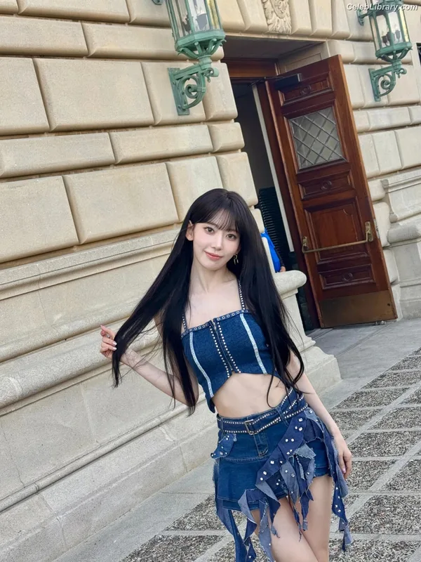 Sakura Miyawaki 宮脇 咲良  LESSERAFIM photo 6 of 730