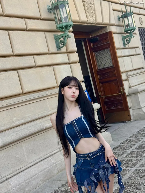 Sakura Miyawaki 宮脇 咲良  LESSERAFIM photo 12 of 730
