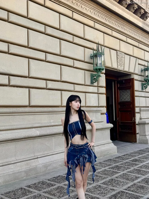 Sakura Miyawaki 宮脇 咲良  LESSERAFIM photo 13 of 730
