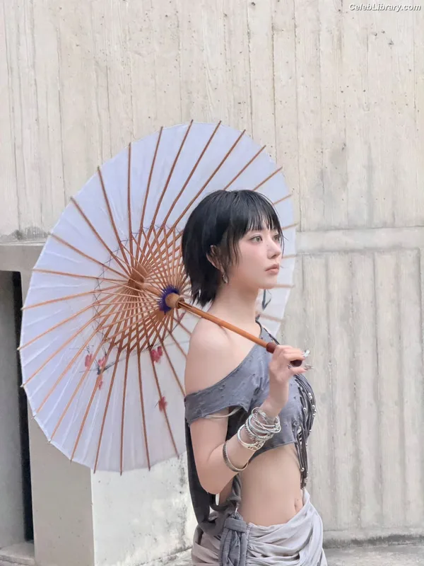 Sakura Miyawaki 宮脇 咲良  LESSERAFIM photo 23 of 730