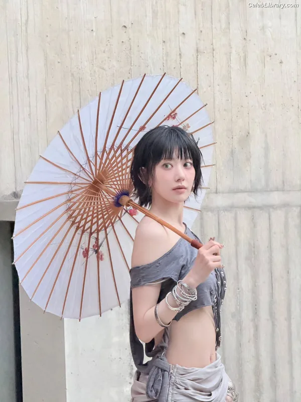 Sakura Miyawaki 宮脇 咲良 LESSERAFIM photo 8 of 730