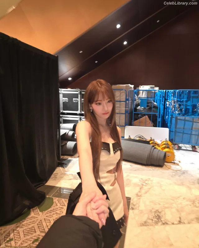 Sakura Miyawaki 宮脇 咲良 LESSERAFIM photo 16 of 730