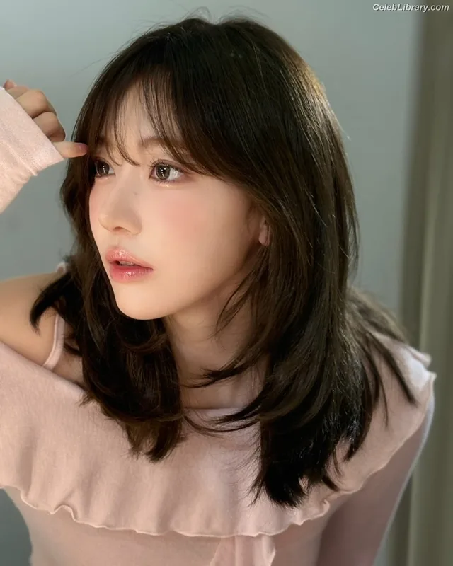 Sakura Miyawaki 宮脇 咲良 LESSERAFIM photo 21 of 730