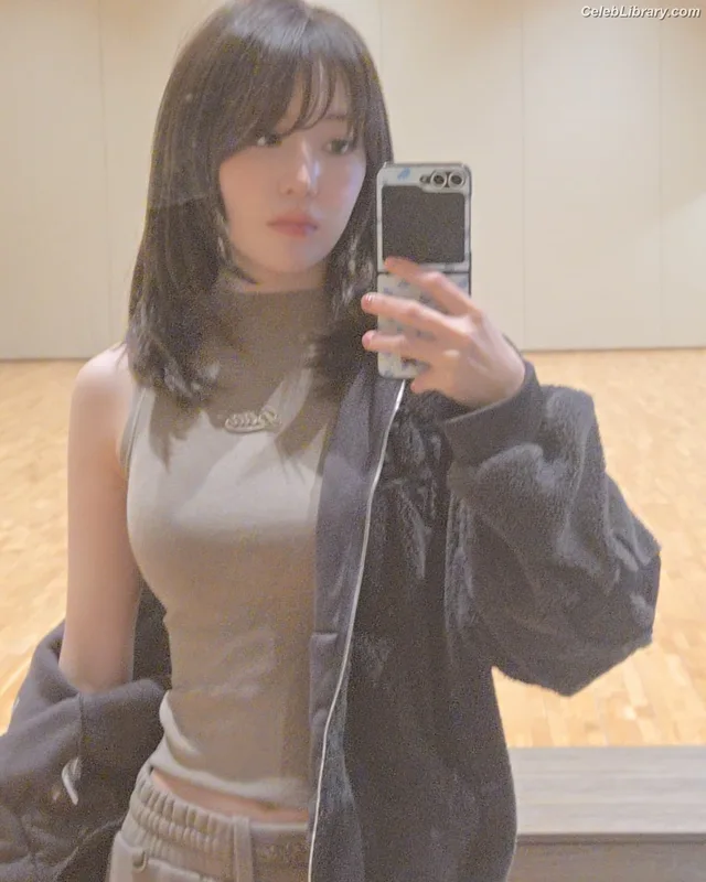 Sakura Miyawaki 宮脇 咲良 LESSERAFIM photo 5 of 730