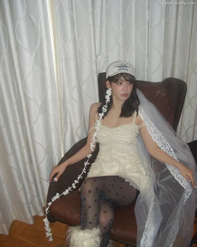 Sakura Miyawaki 宮脇 咲良 LESSERAFIM photo 9 of 730