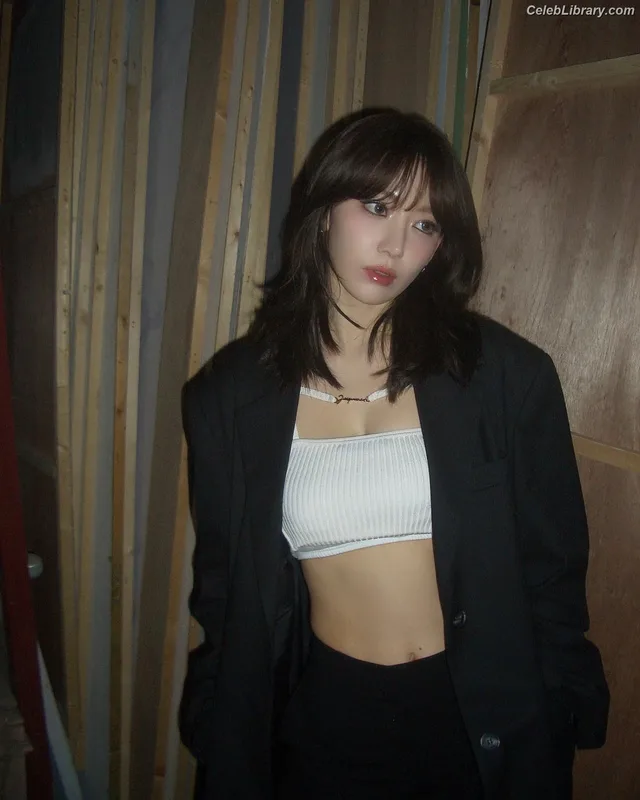 Sakura Miyawaki 宮脇 咲良 LESSERAFIM photo 13 of 730