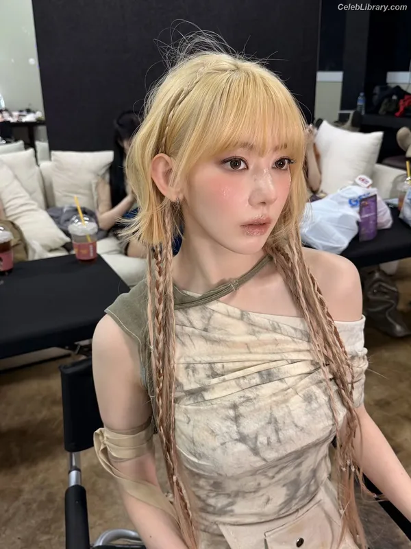 Sakura Miyawaki 宮脇 咲良 LESSERAFIM photo 6 of 730