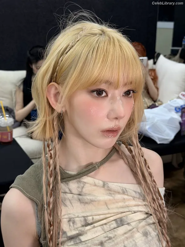 Sakura Miyawaki 宮脇 咲良 LESSERAFIM photo 12 of 730