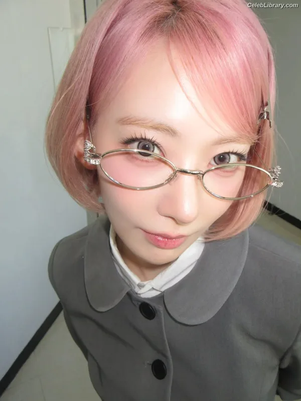 Sakura Miyawaki 宮脇 咲良 LESSERAFIM photo 21 of 730