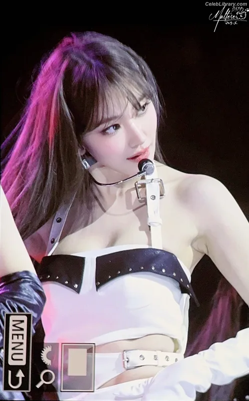 Sakura Miyawaki 宮脇 咲良 LESSERAFIM photo 23 of 730