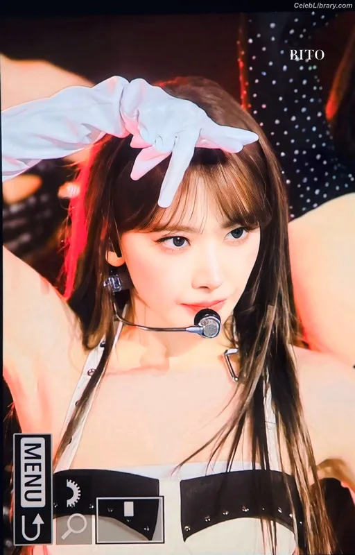 Sakura Miyawaki 宮脇 咲良 LESSERAFIM photo 5 of 730