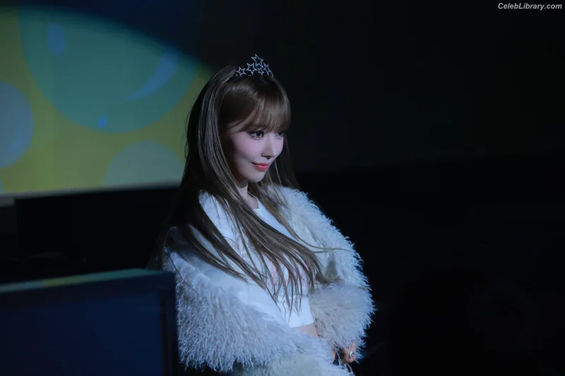 Sakura Miyawaki 宮脇 咲良 LESSERAFIM photo 9 of 730