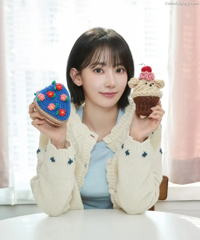 Sakura Miyawaki 宮脇 咲良  LESSERAFIM photo 18 of 730