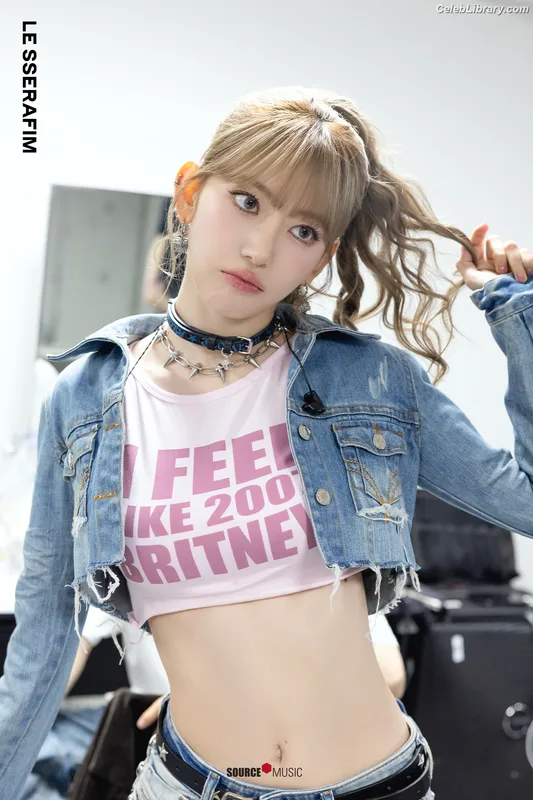 Sakura Miyawaki 宮脇 咲良  LESSERAFIM photo 4 of 730