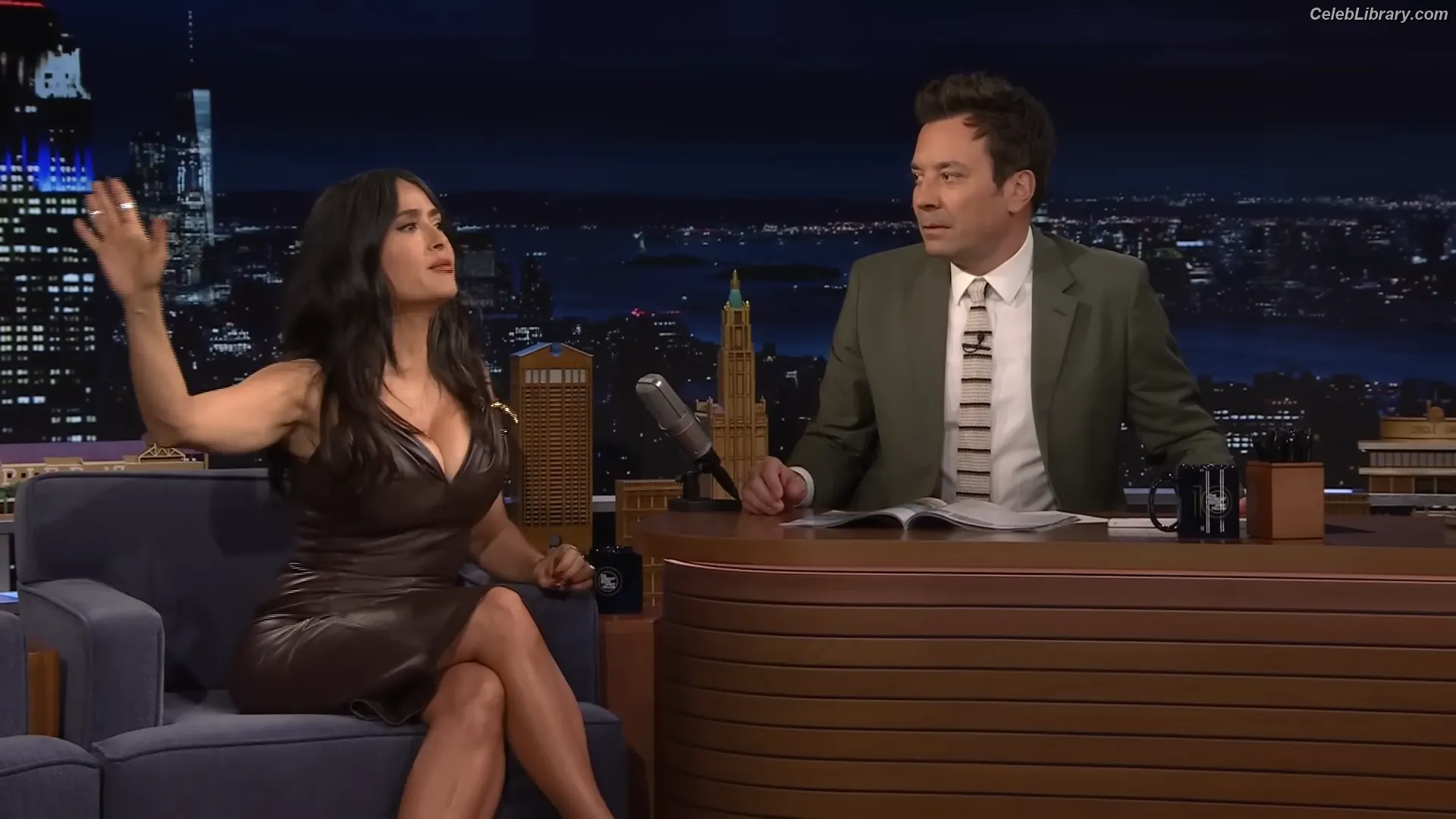 Salma Hayek photo 11 of 3054