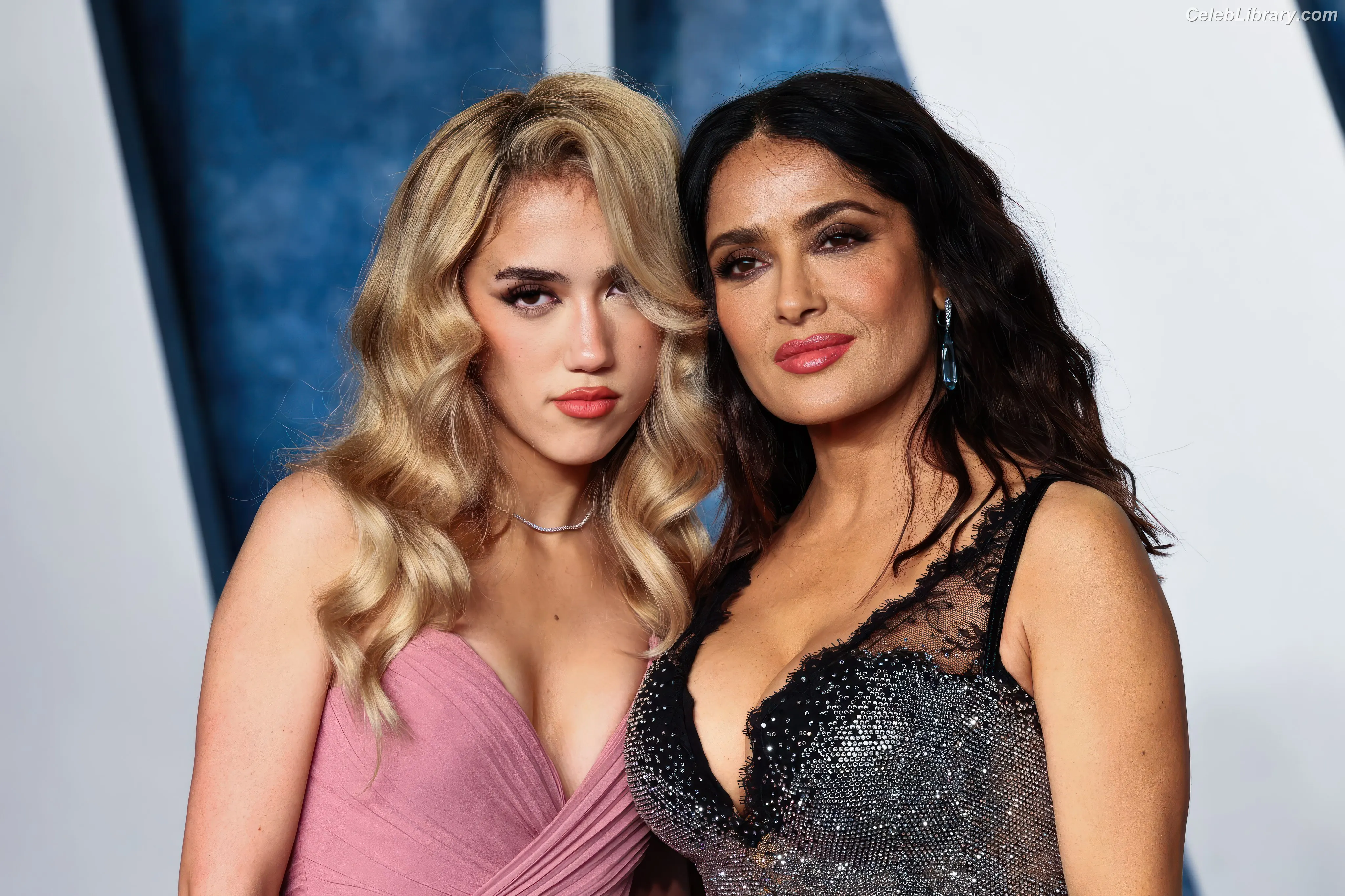 Salma Hayek photo 13 of 3054