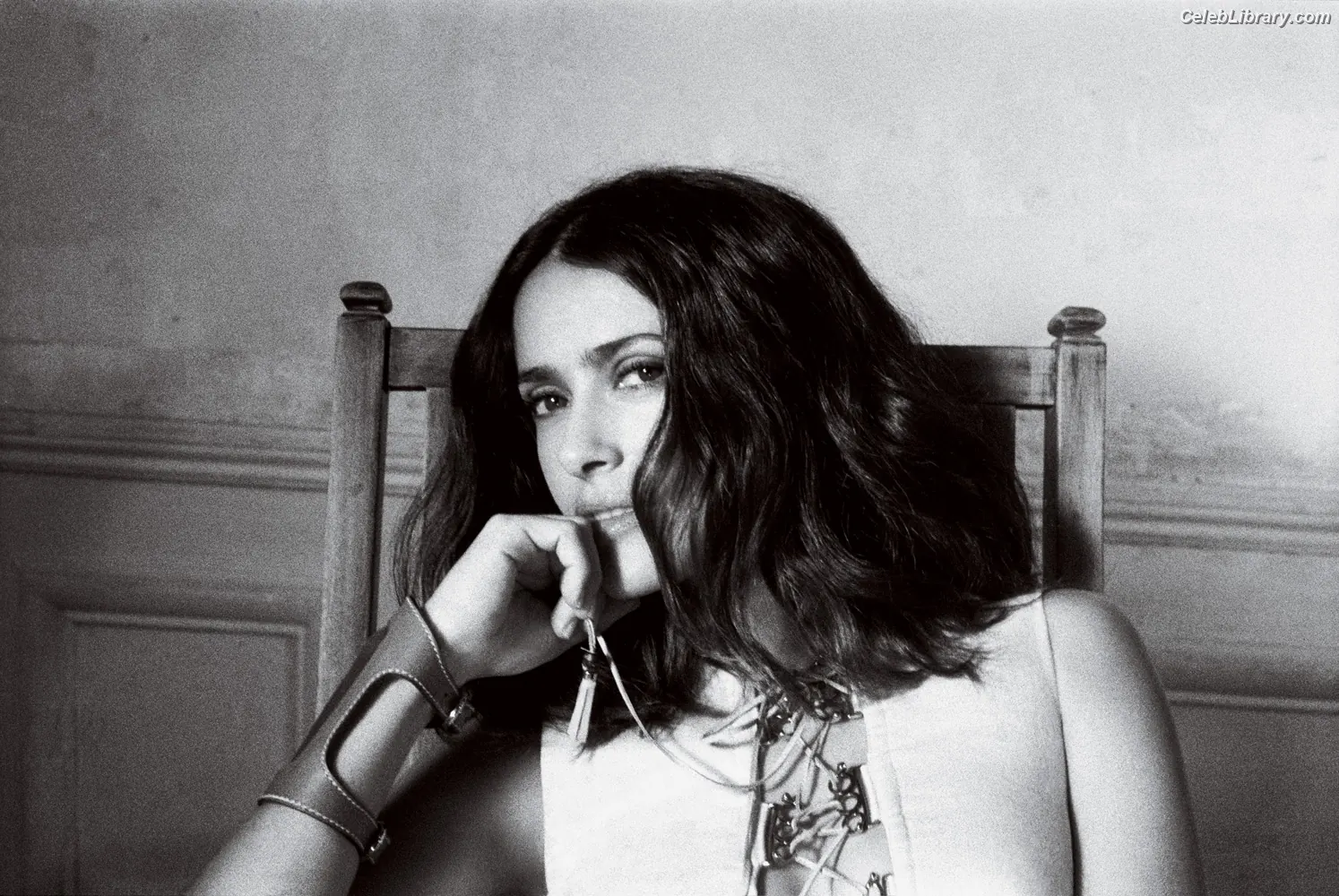 Salma Hayek photo 17 of 3054
