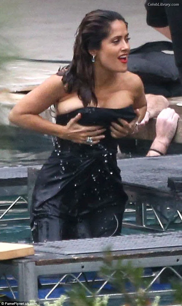 Salma Hayek photo 8 of 3054