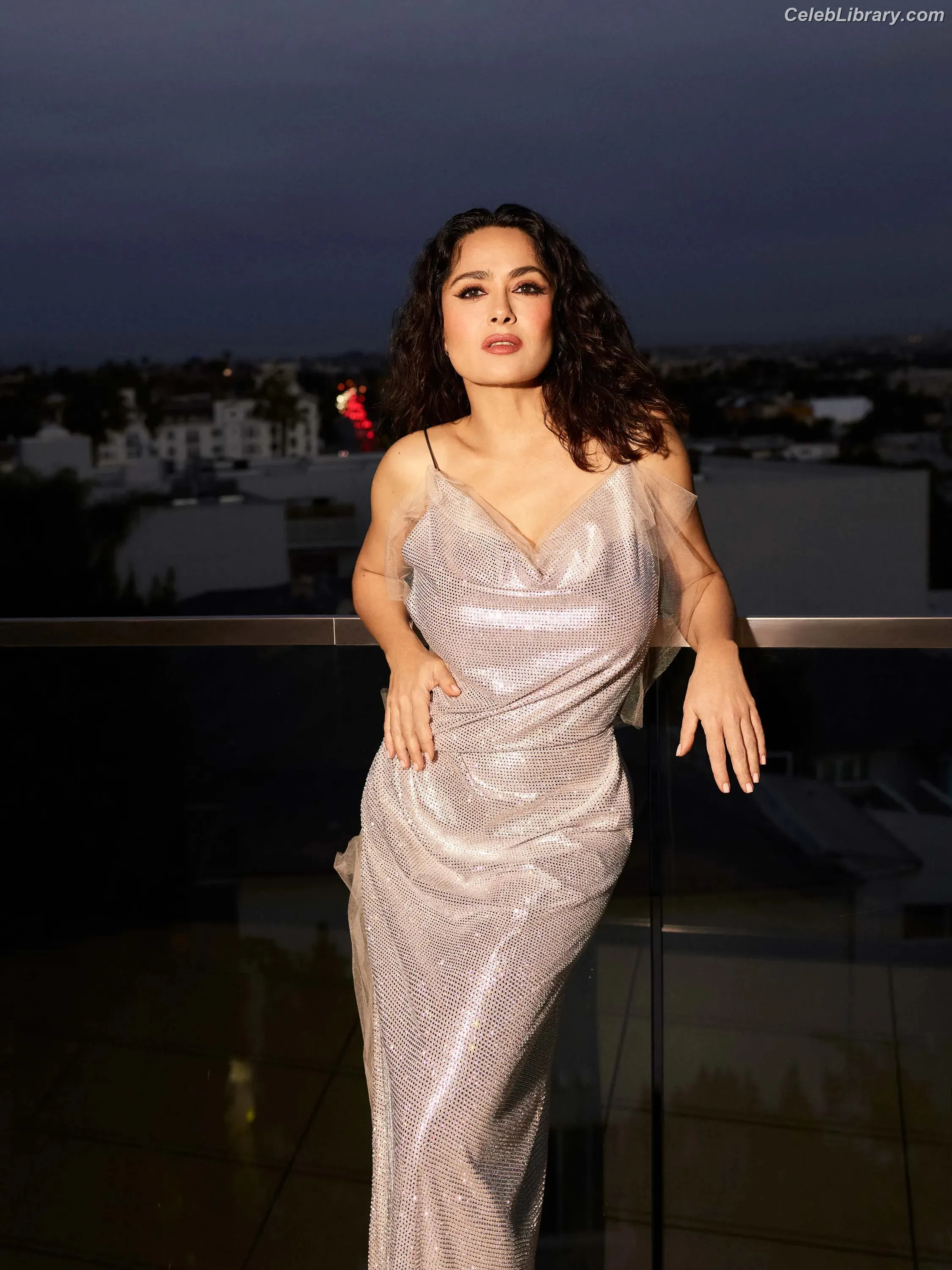 Salma Hayek photo 9 of 3054