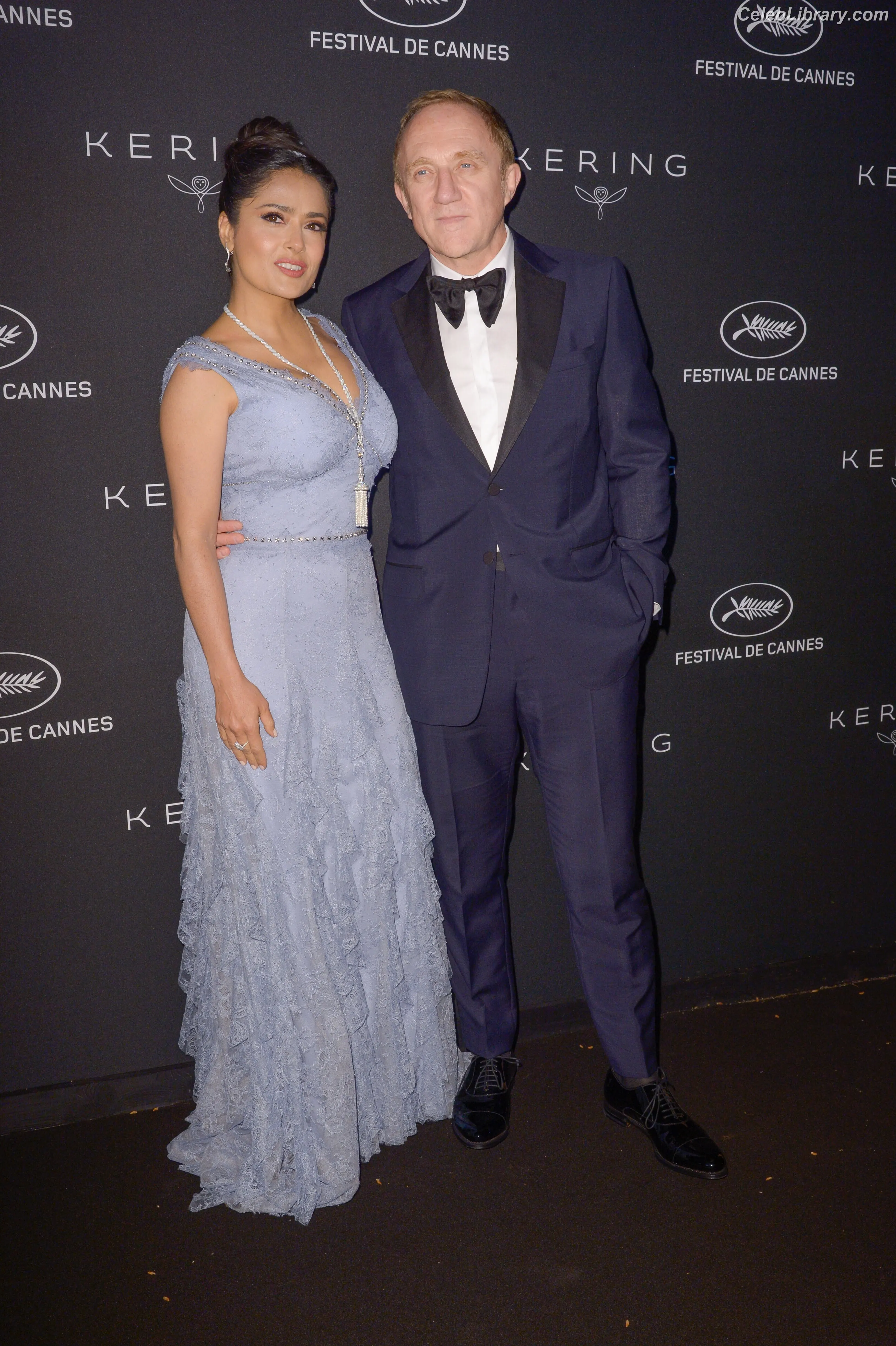 Salma Hayek photo 19 of 3054