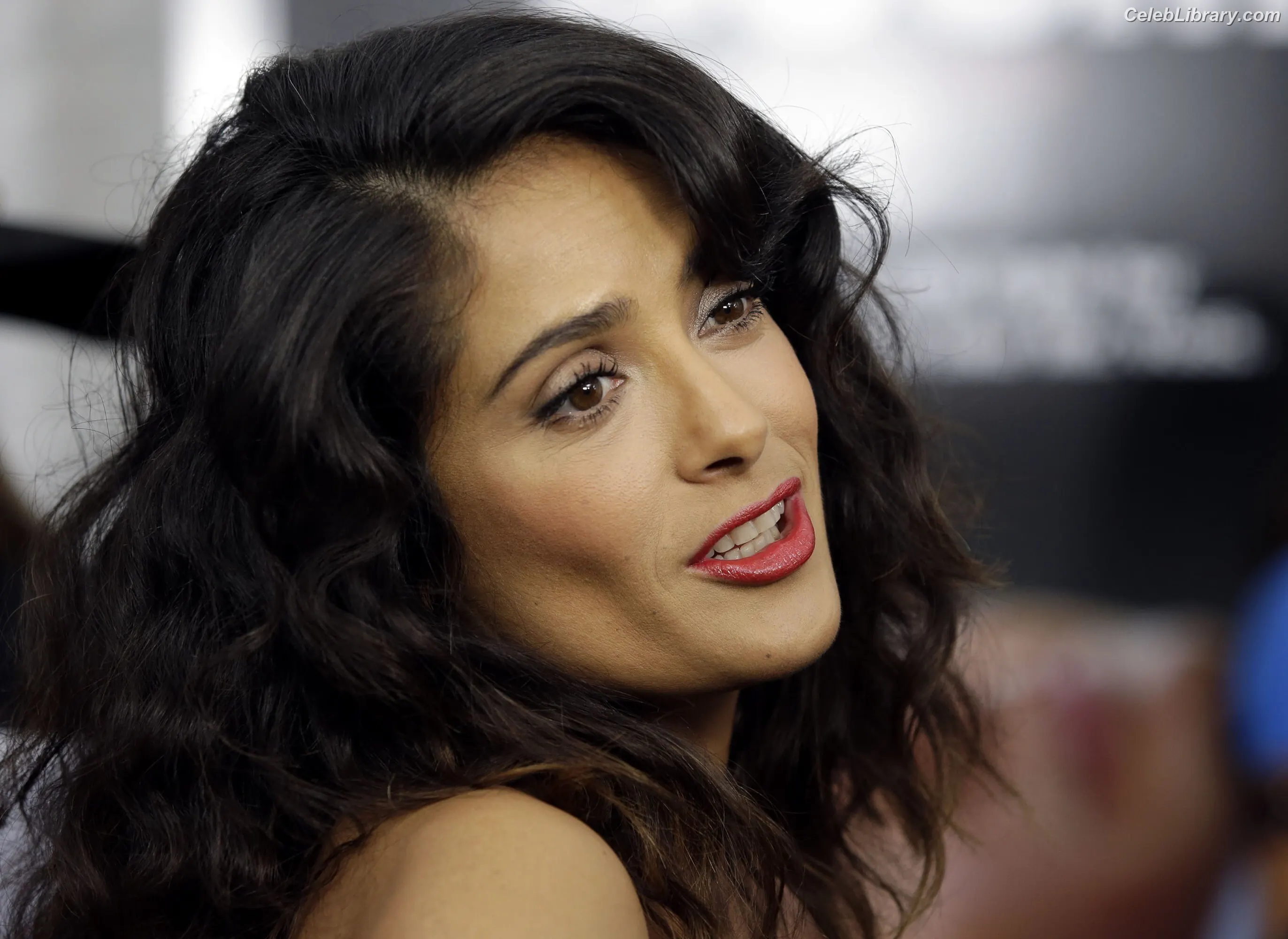 Salma Hayek photo 21 of 3054