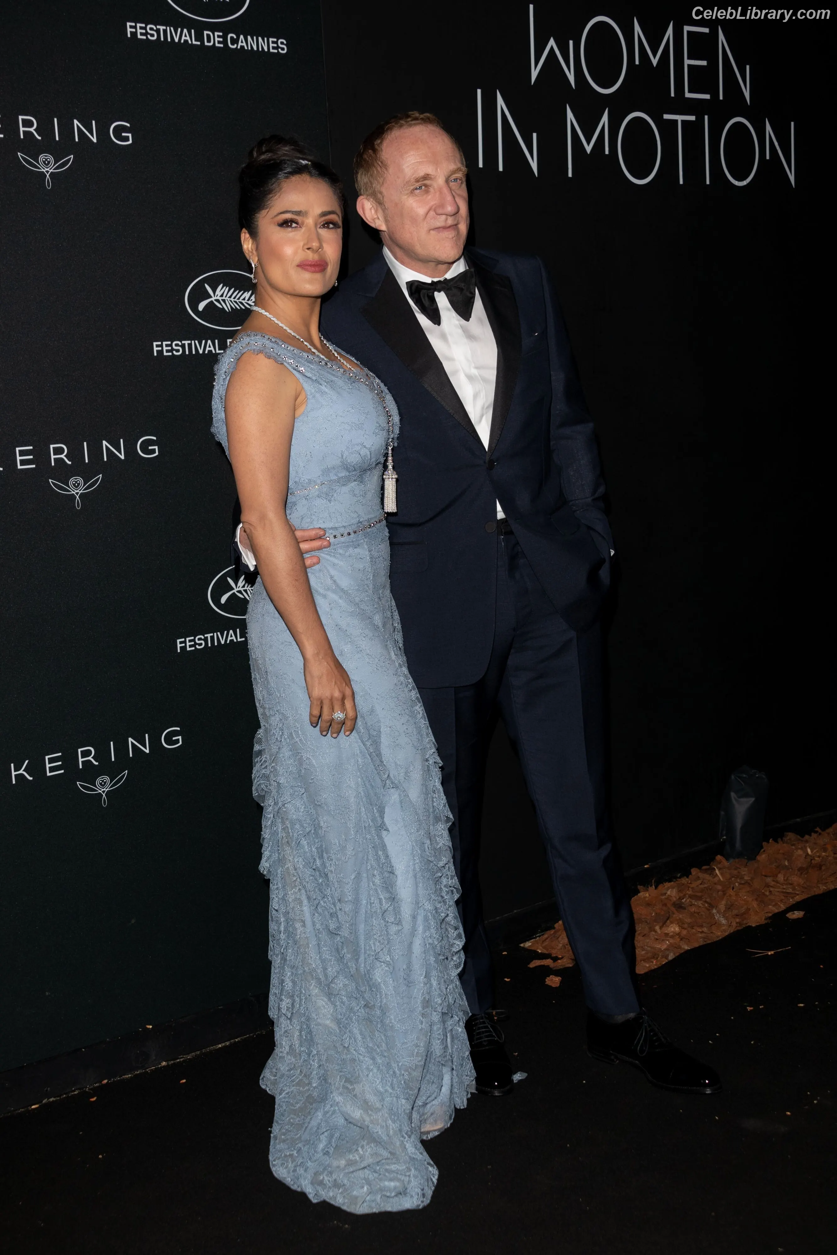 Salma Hayek photo 11 of 3054